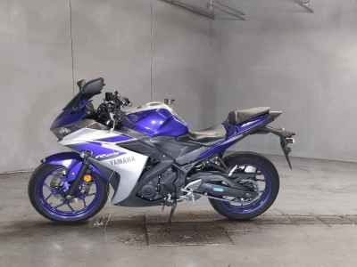 Yamaha YZF-R25 2015