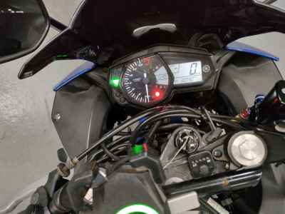 Yamaha YZF-R25 2015
