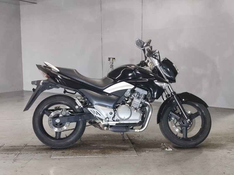 Suzuki GSR250