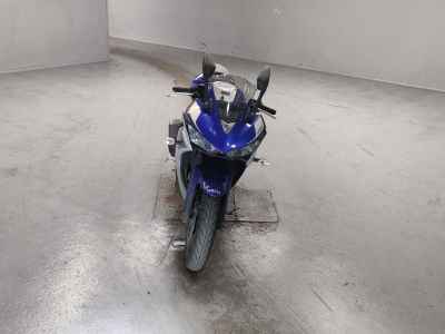 Yamaha YZF-R25 2015
