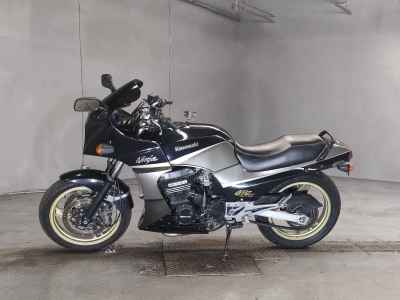 Kawasaki GPZ900R 2001