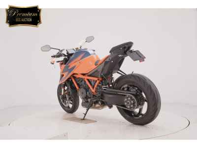 KTM 1290 Super Duke R 2021