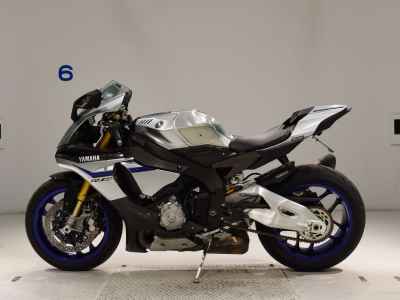 Yamaha YZF-R1M 2018