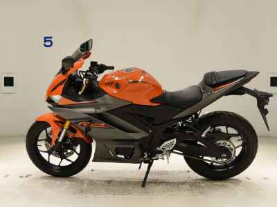 Yamaha YZF-R25 2022