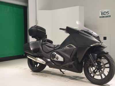 Honda NM4 Vultus 2015
