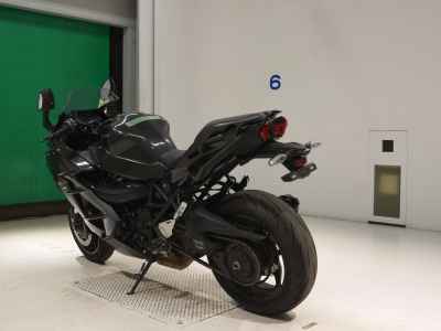 Kawasaki Ninja H2 SX 2018