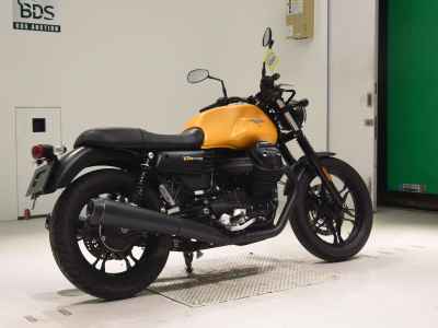 Moto Guzzi V7 III Stone 2021