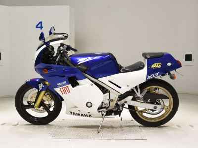 Yamaha FZR250