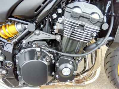 Kawasaki Z900RS SE 2025