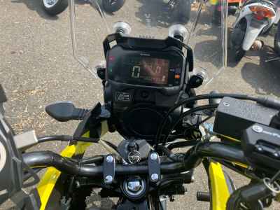 Suzuki GSR250