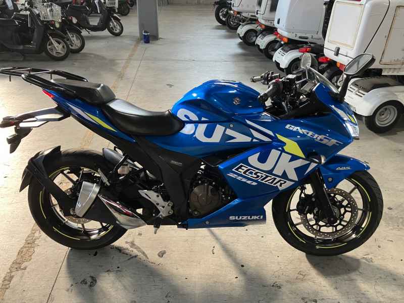Suzuki Gixxer 250SF