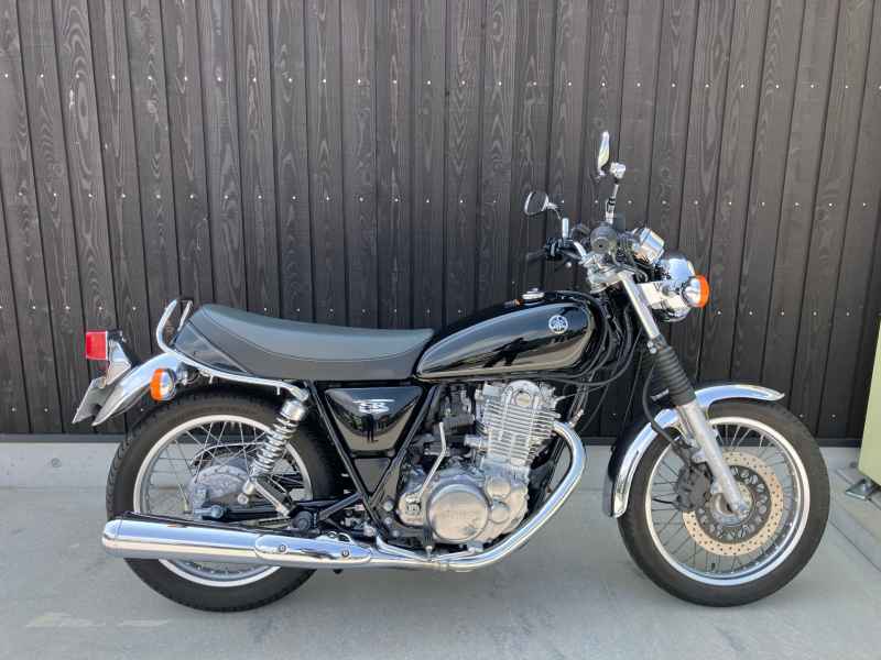 Yamaha SR400 2018