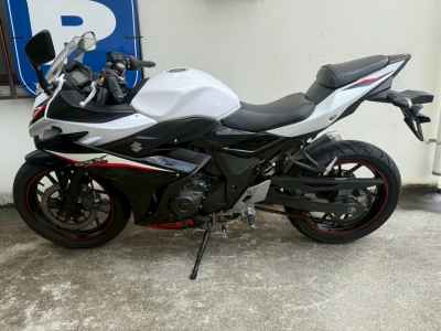 Suzuki GSX250R
