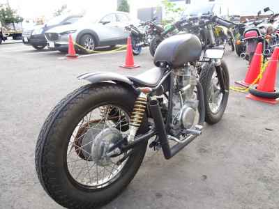 Yamaha SR400
