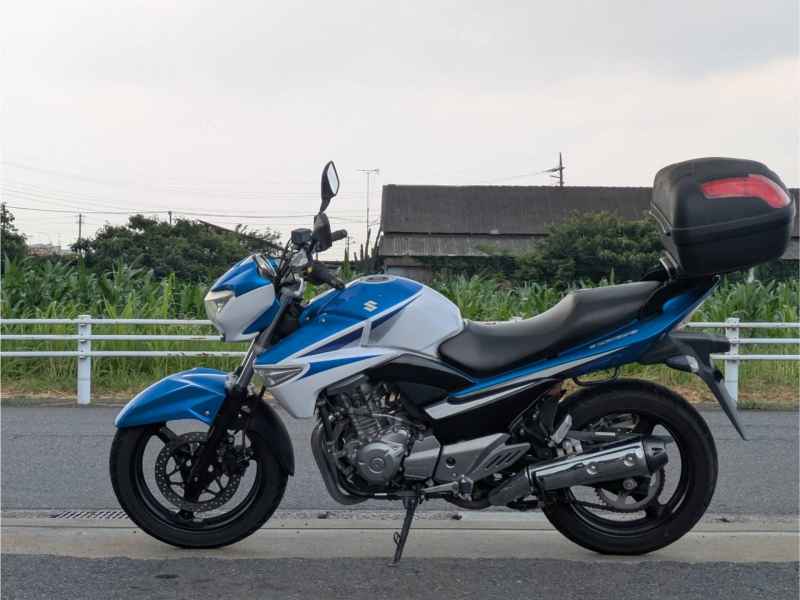 Suzuki GSR250