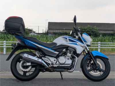 Suzuki GSR250