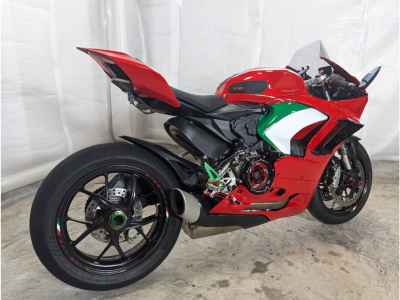 Ducati Panigale V2 2023