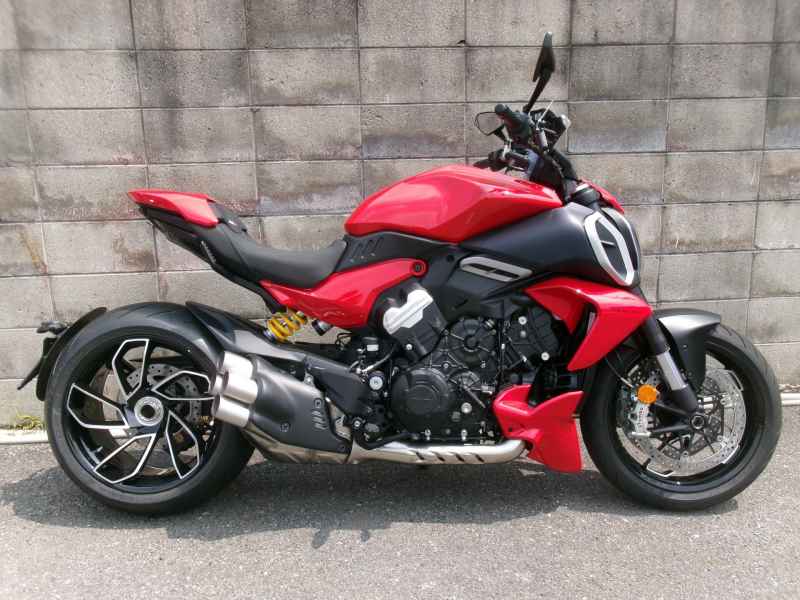 Ducati Diavel V4 2025
