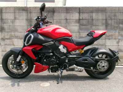 Ducati Diavel V4 2025