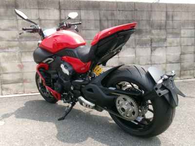 Ducati Diavel V4 2025