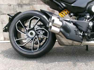 Ducati Diavel V4 2025