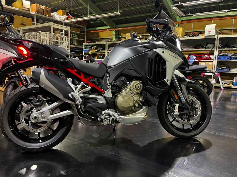 Ducati Multistrada V4 2025