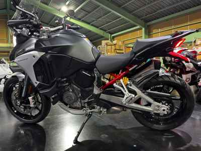 Ducati Multistrada V4 2025
