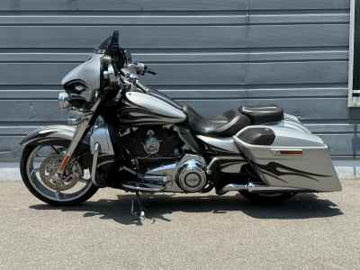 Harley-Davidson Street Glide FLHXSE1800 2014