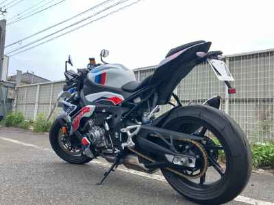 BMW M1000R 2024