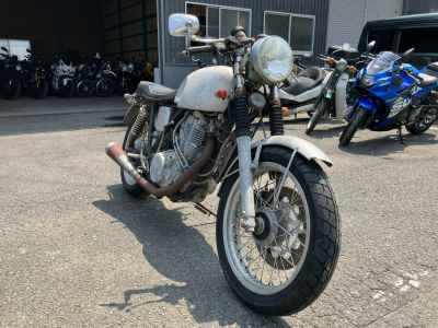 Yamaha SR400