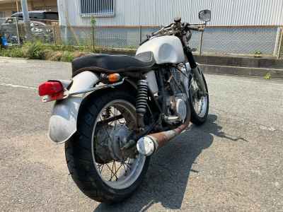 Yamaha SR400