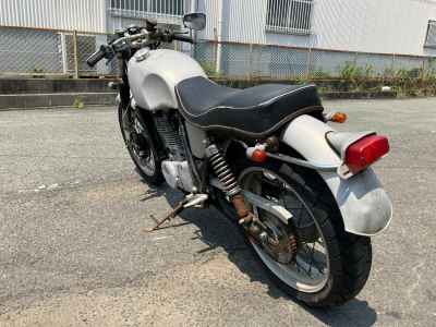 Yamaha SR400