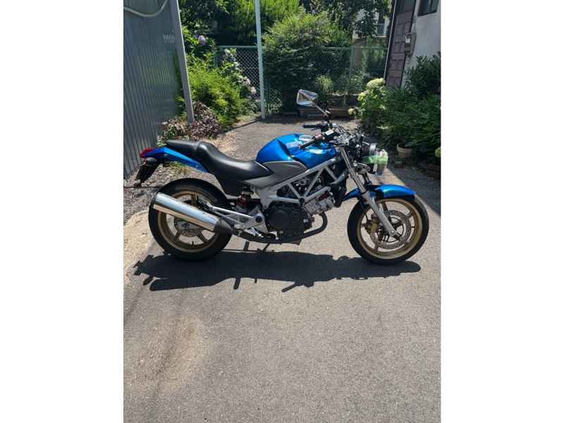 Honda VTR250 2011