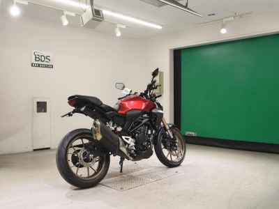 Honda CB250R 2019