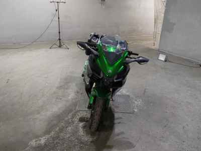 Kawasaki Ninja H2 SX 2018