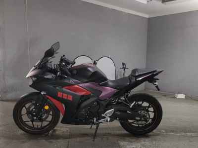 Yamaha YZF-R25 2018