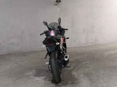 Yamaha YZF-R25 2018