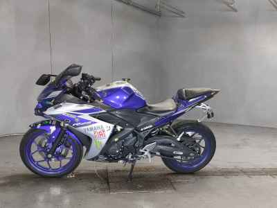 Yamaha YZF-R25 2015