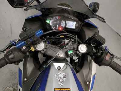 Yamaha YZF-R25 2015
