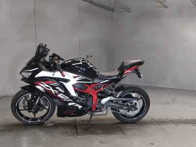 Kawasaki Ninja ZX-25R KRT Edition