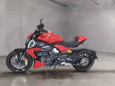 Ducati Diavel V4 2023
