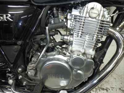 Yamaha SR400 2021