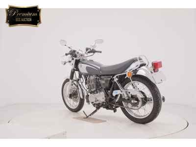 Yamaha SR400 2021