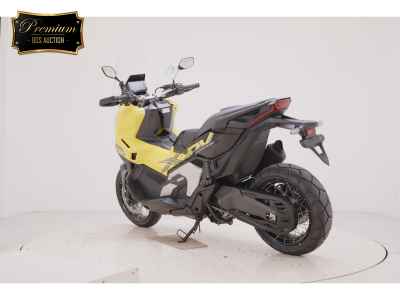Honda X-Adv 750 2025