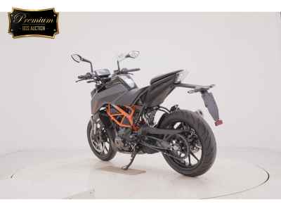KTM 390 Duke 2025