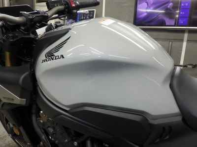 Honda CB650R E-Clutch 2025