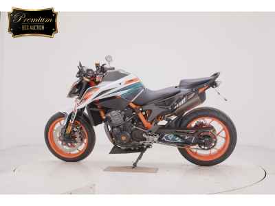 KTM 890 Duke R 2021