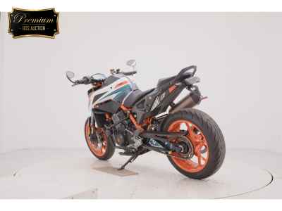 KTM 890 Duke R 2021