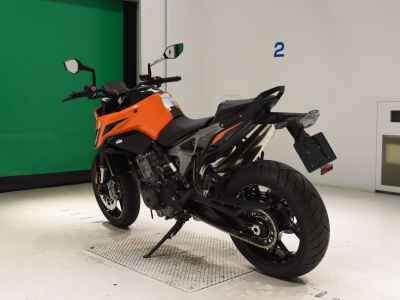 KTM 790 Duke 2025