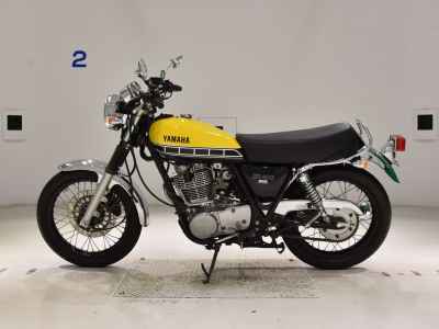 Yamaha SR400 2016